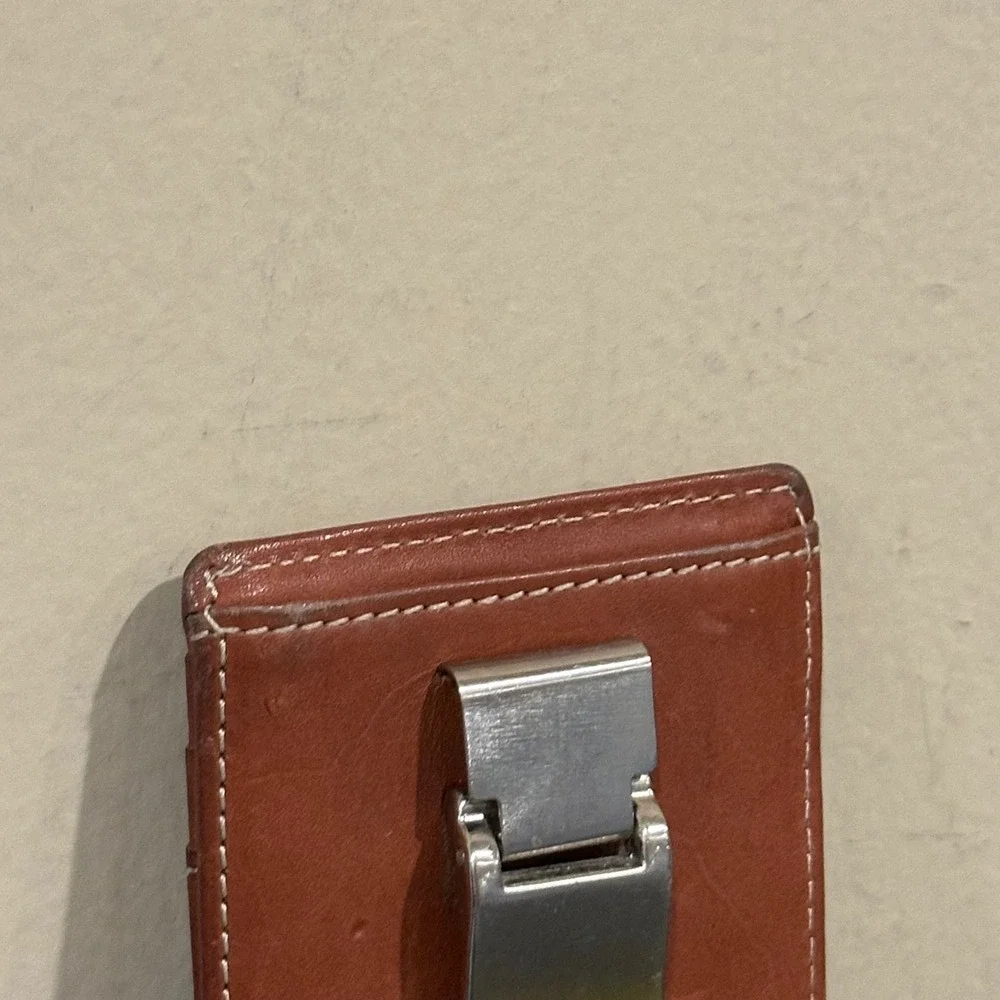 Dakota Mens Brown Leather Card Holder Wallet with Money Clip Bottle Opener